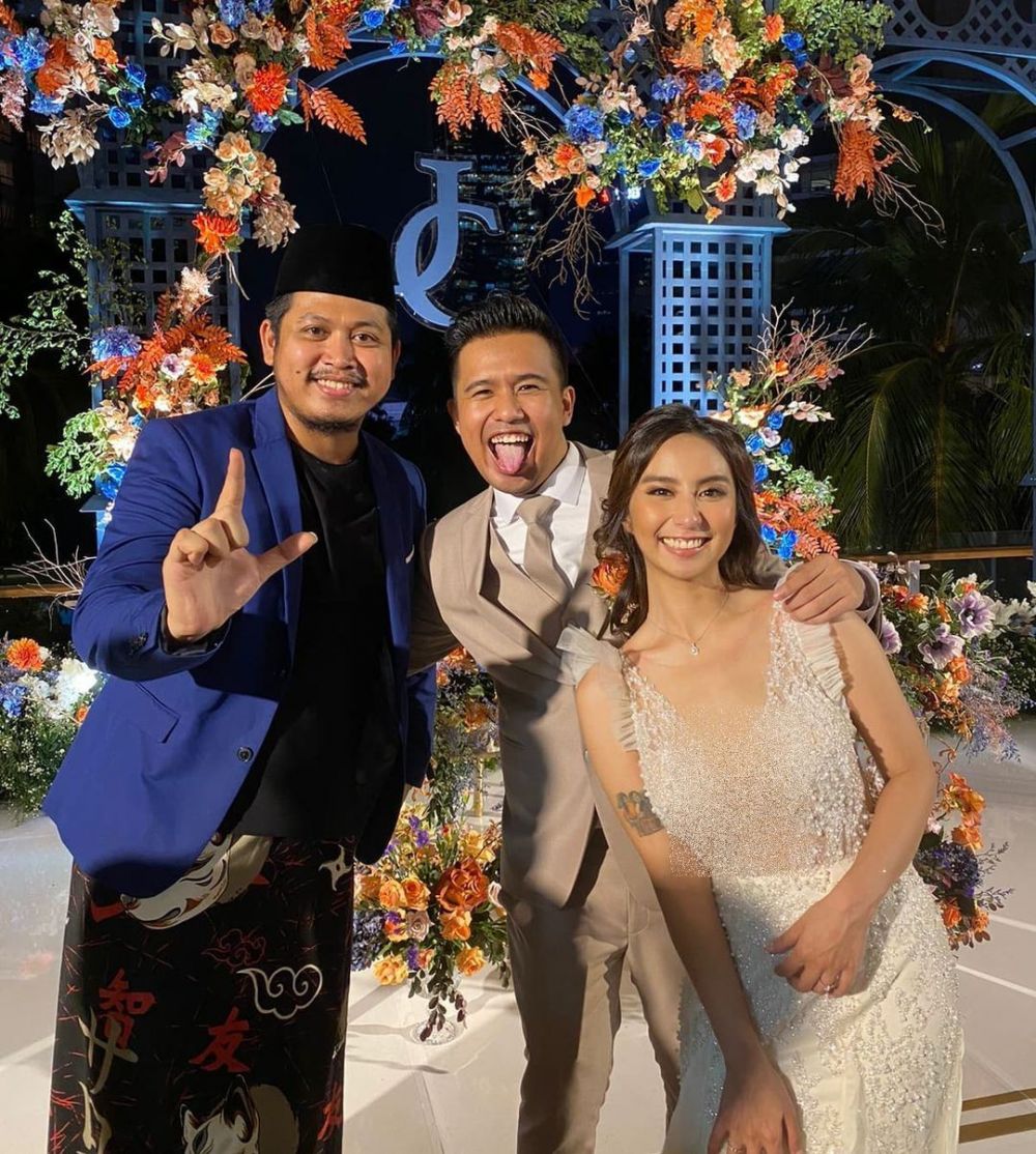 11 Potret gaun nikah Clairine Clay, rancangan desainer ternama