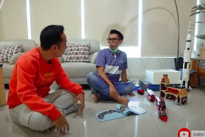 7 Selebriti hobi koleksi lego, Rifat Sungkar punya ruangan khusus