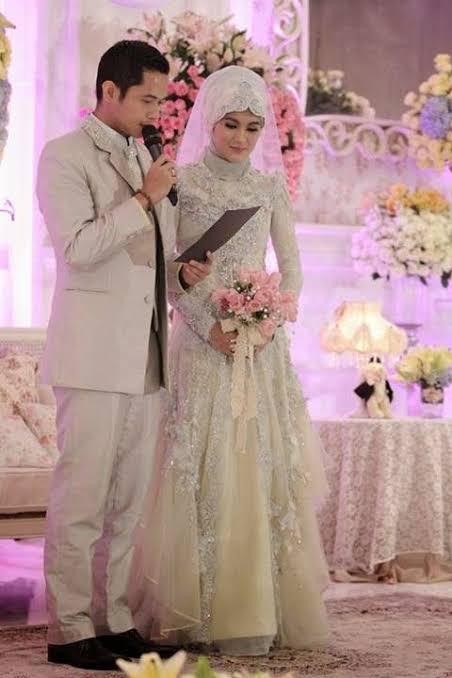 Dekorasi pernikahan 11 mantan artis cilik, Joshua Suherman colorful