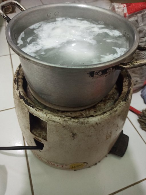 11 Lifehack nyeleneh pakai penanak nasi ini bikin senyum tipis