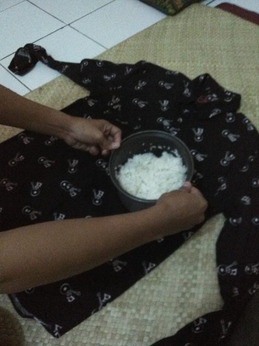 11 Lifehack nyeleneh pakai penanak nasi ini bikin senyum tipis