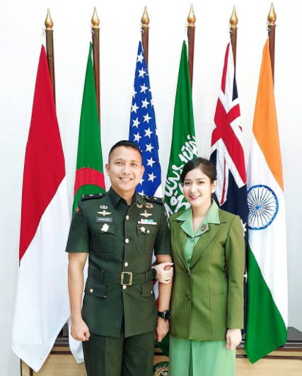 11 Potret ini tunjukkan Winda Khair memang ibu Persit hits masa kini