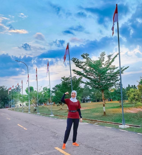 11 Potret ini tunjukkan Winda Khair memang ibu Persit hits masa kini