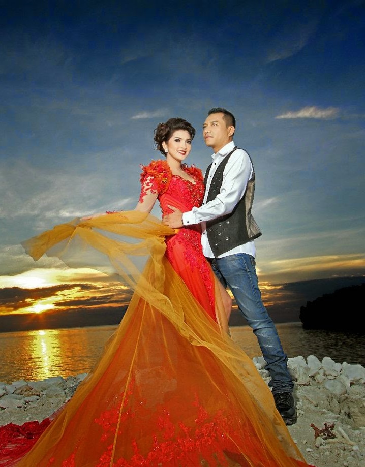 Potret prewedding 11 penyanyi pria, Vidi Aldiano bertema klasik elegan