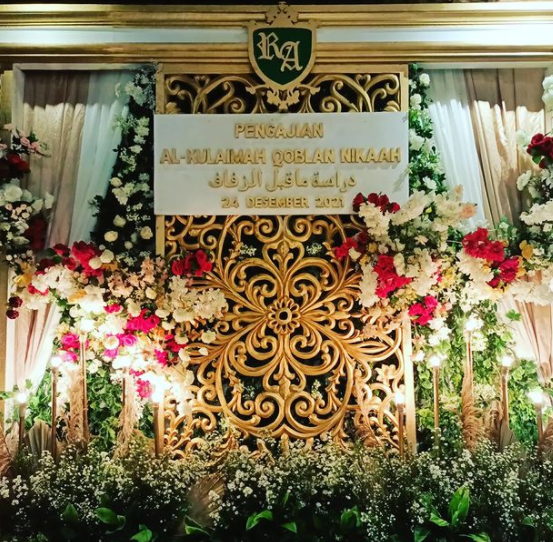 7 Potret dekorasi pengajian nikah Roro Fitria, nuansa khas keraton