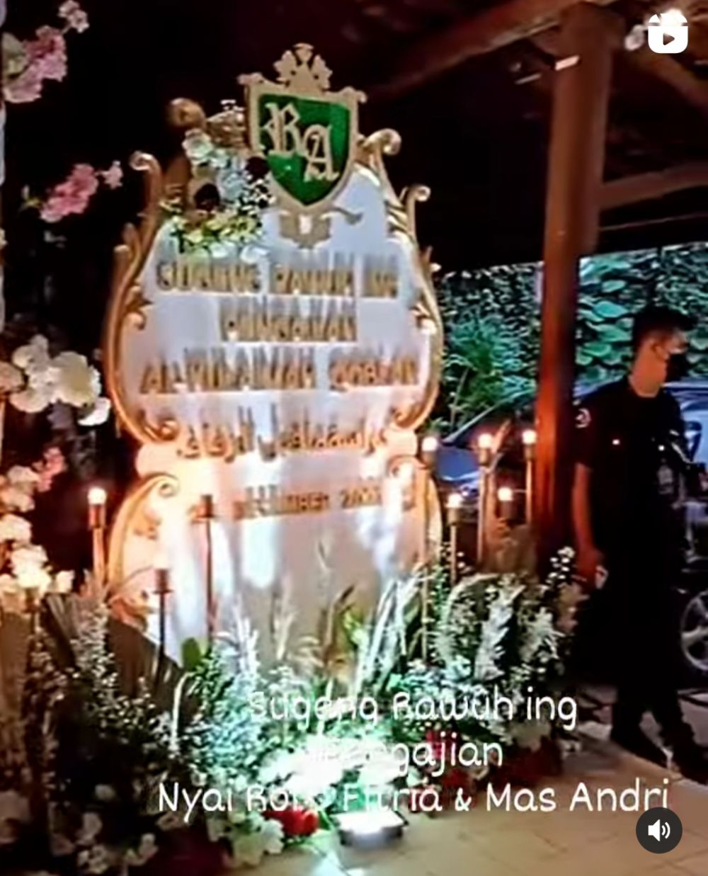 7 Potret dekorasi pengajian nikah Roro Fitria, nuansa khas keraton