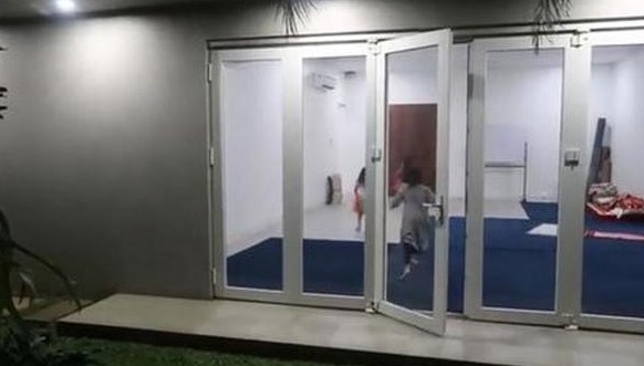 Potret musala di rumah 7 pesinetron, milik Titi Kamal semi outdoor