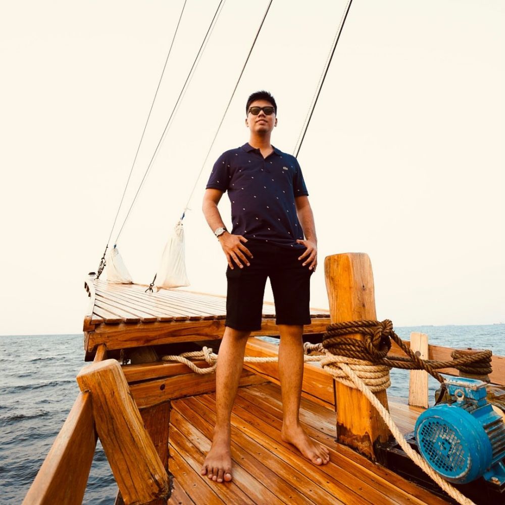 Jarang tersorot, ini 11 potret Frans Faisal adik Bibi Ardiansyah