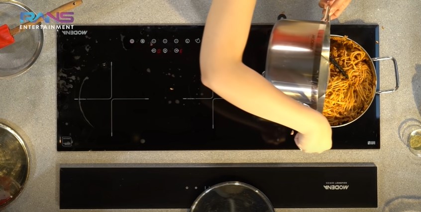 7 Trik Nagita Slavina masak spaghetti brulee, creamy dan antiribet