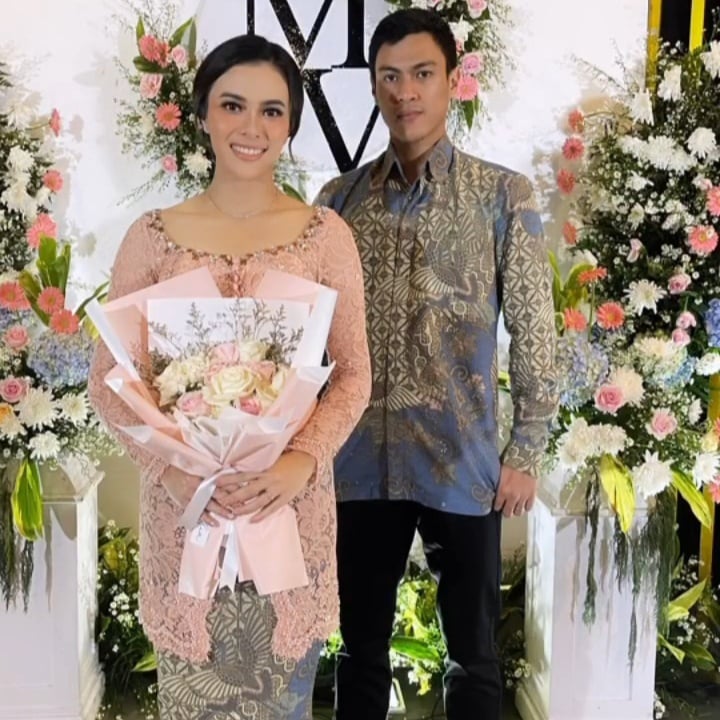 Jalinan asmara 5 seleb & pebulu tangkis, Jojo dan Shania baru tunangan
