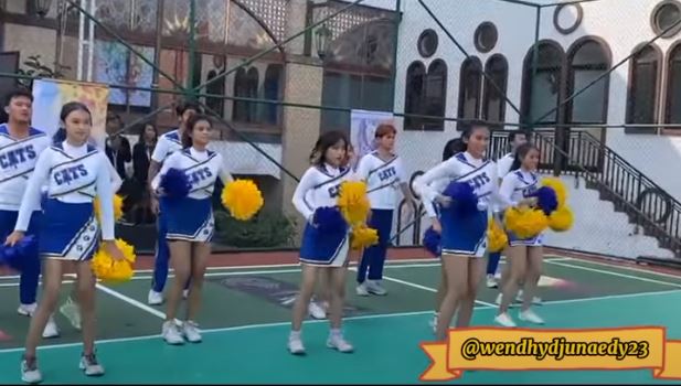 7 Potret lawas Fuji main sinetron, perankan anggota cheerleader