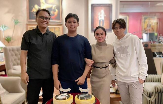 13 Tahun bercerai, ini 11 potret kompak Yuni Shara dan Henry Siahaan