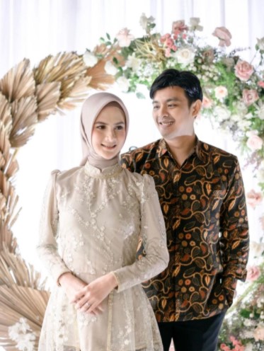 7 Momen lamaran Adi Sastro mantan Glenca Chysara, calon istri disorot