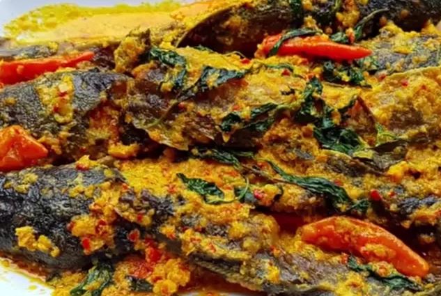 13 Resep ikan bumbu kuning santan, sedap dan gurih