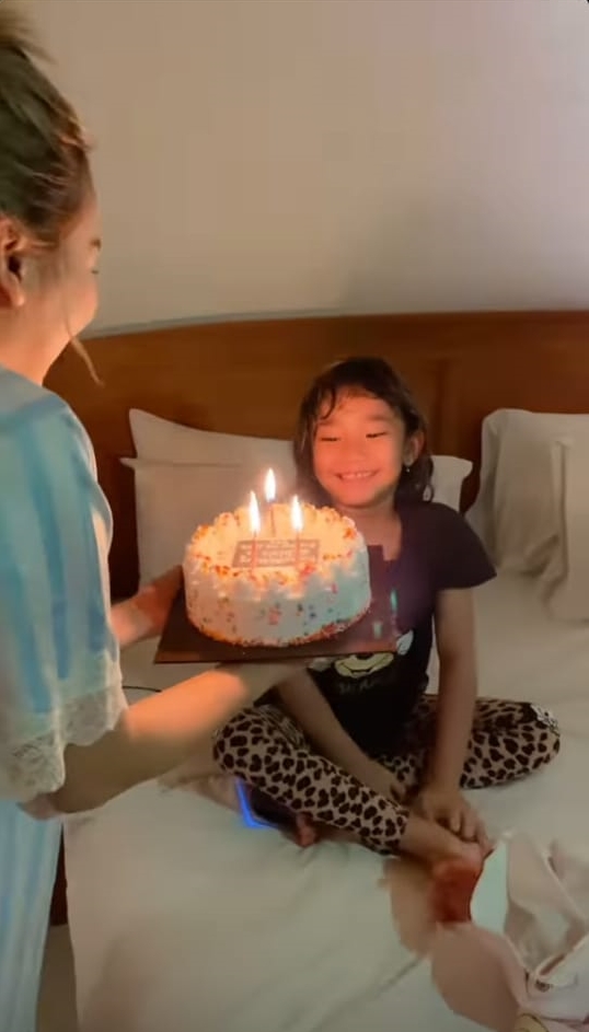 9 Momen kejutan ultah Bilqis anak Ayu Ting Ting, dirayakan di Bali