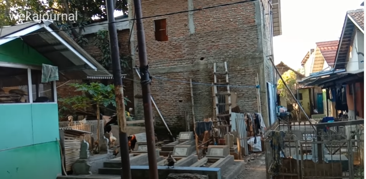 Viral kampung berdampingan dengan kompleks makam, ini 9 potretnya