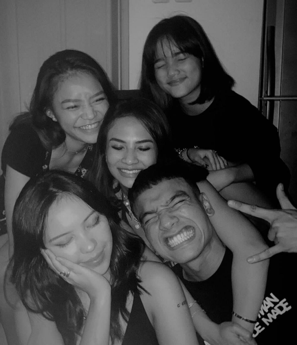 Tak banyak yang tahu, 11 potret kebersamaan Fadly Faisal dan kekasih