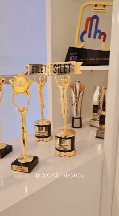 Kerap raih penghargaan, 9 potret rak piala Arya Saloka & Amanda Manopo