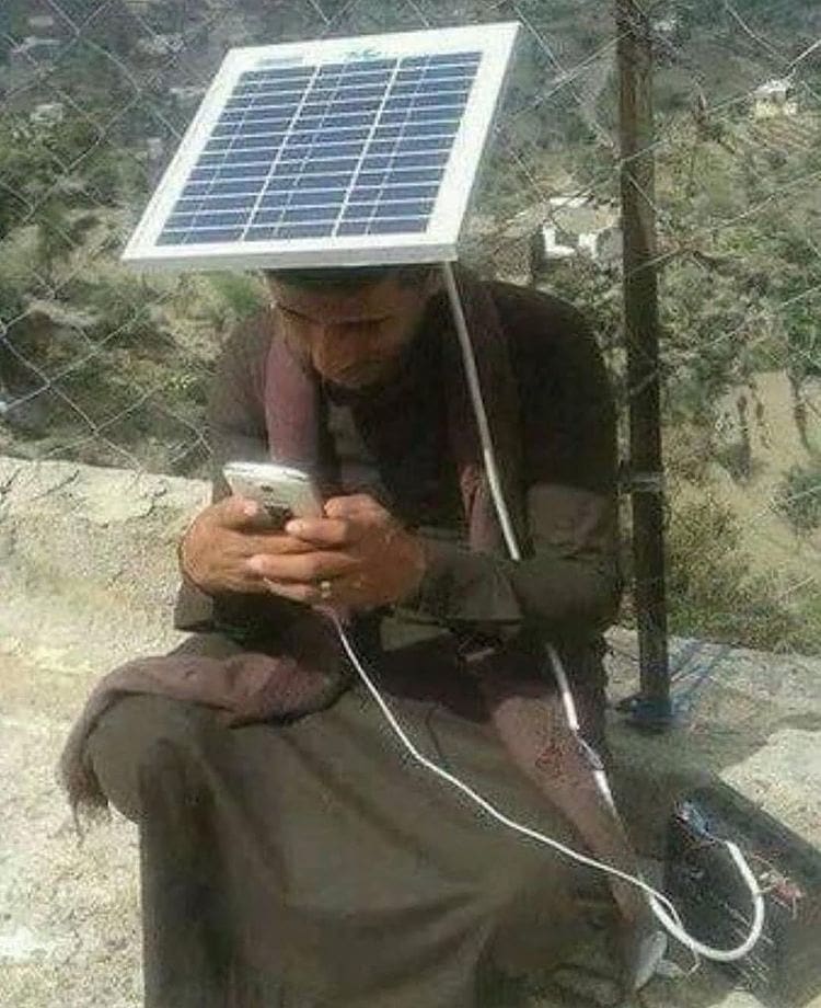 11 Potret ini jadi alasan kenapa cowok lama bales chat