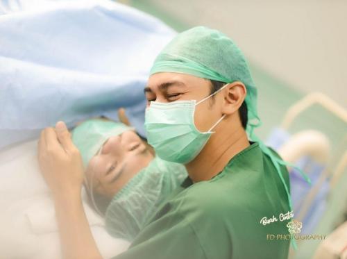 15 Seleb melahirkan pada 2021, Lesty Kejora secara prematur