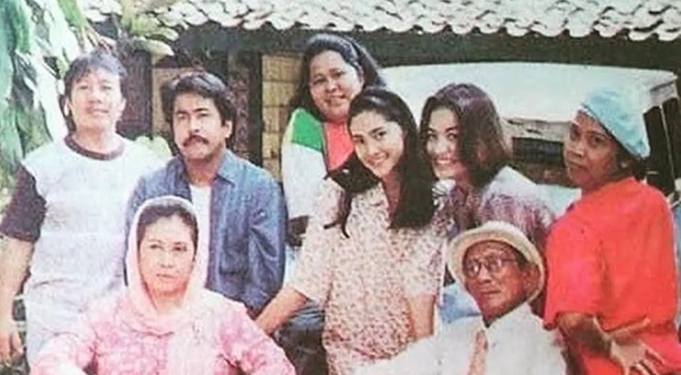 Nostalgia Si Doel Anak Sekolahan, ini 11 potret lawas Maudy Koesnaedi