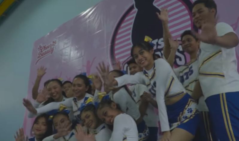 11 Potret Fuji bareng tim cheerleader, pernah muncul di sinetron