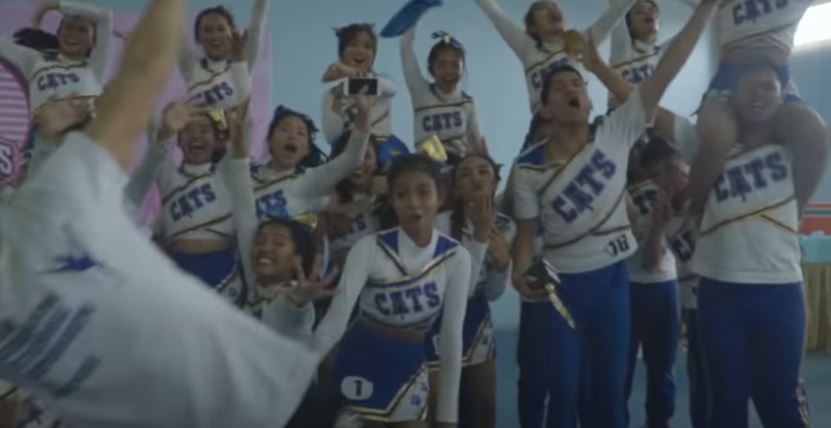 11 Potret Fuji bareng tim cheerleader, pernah muncul di sinetron