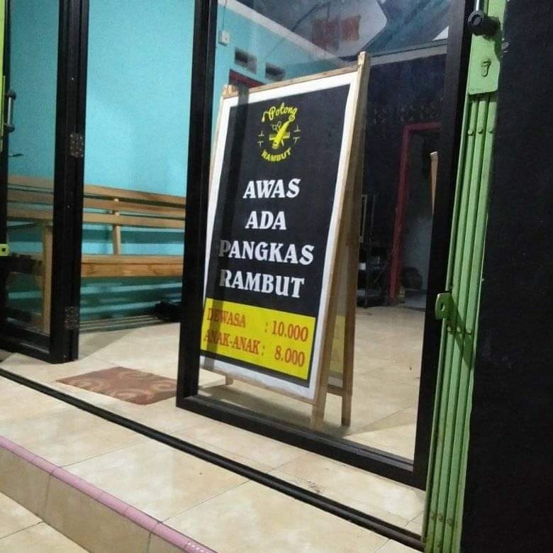 13 Cara lucu orang promosi salon, idenya nggak terduga