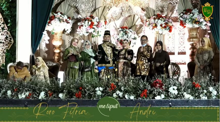11 Momen pernikahan Roro Fitria, usung adat Jawa dan Betawi