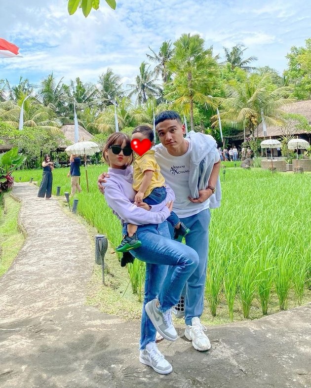 12 Potret liburan Fuji dan Fadly di Bali, kenang momen bareng kakak