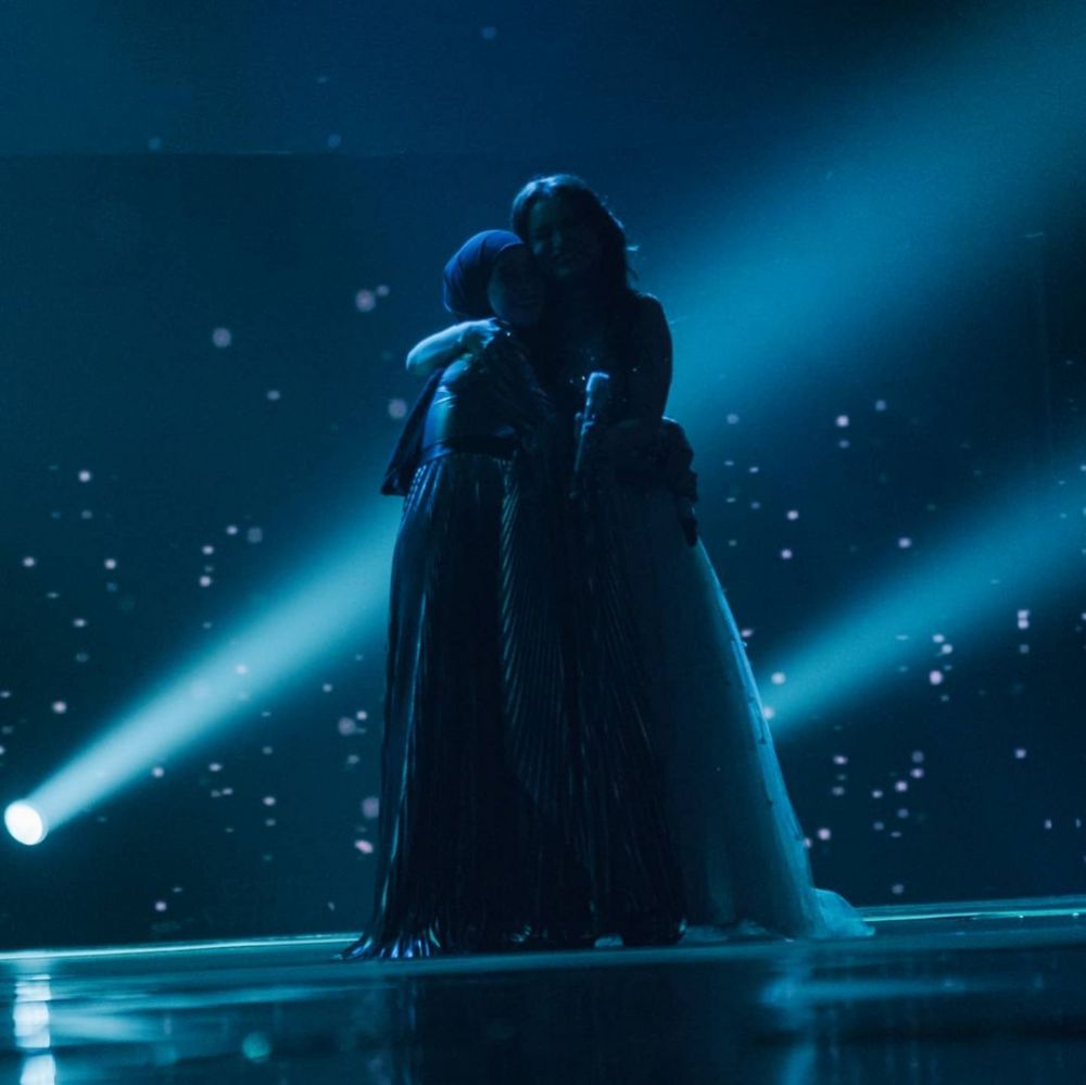 9 Potret kedekatan Rossa dan Lesty Kejora, anggap adik sendiri