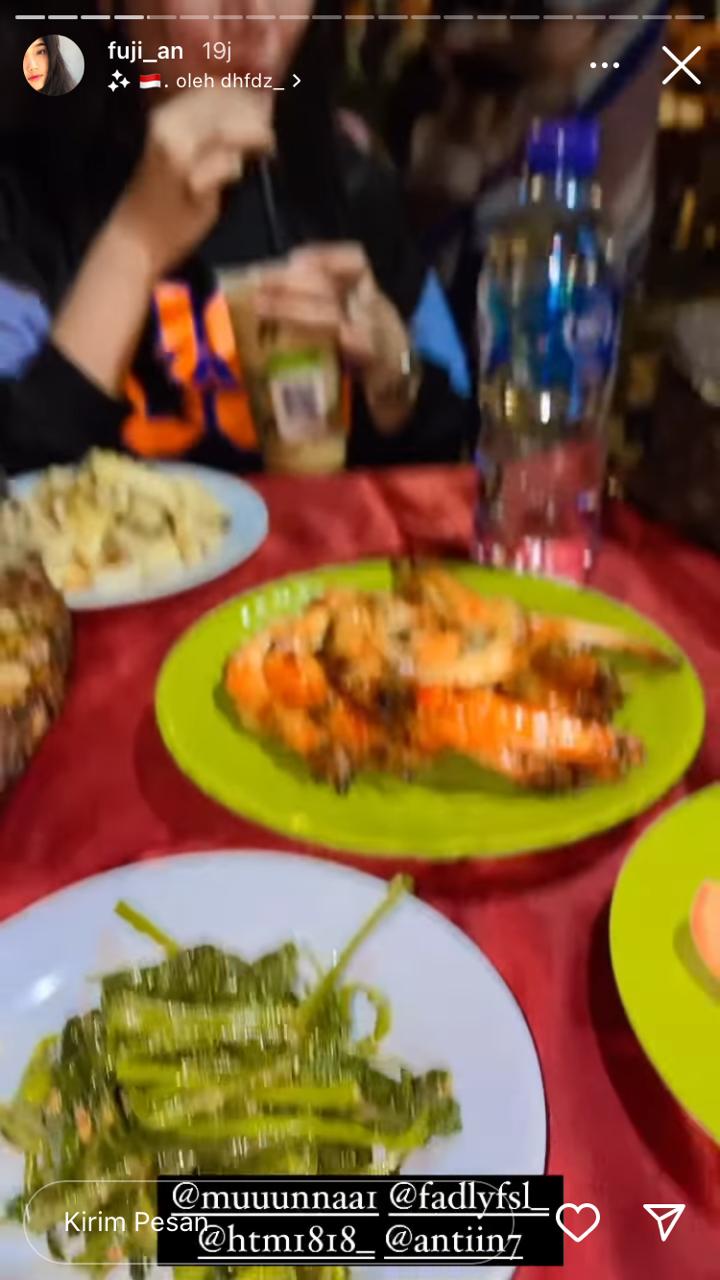 7 Momen Fuji liburan di Bali, nostalgia kebersamaan bareng kakak