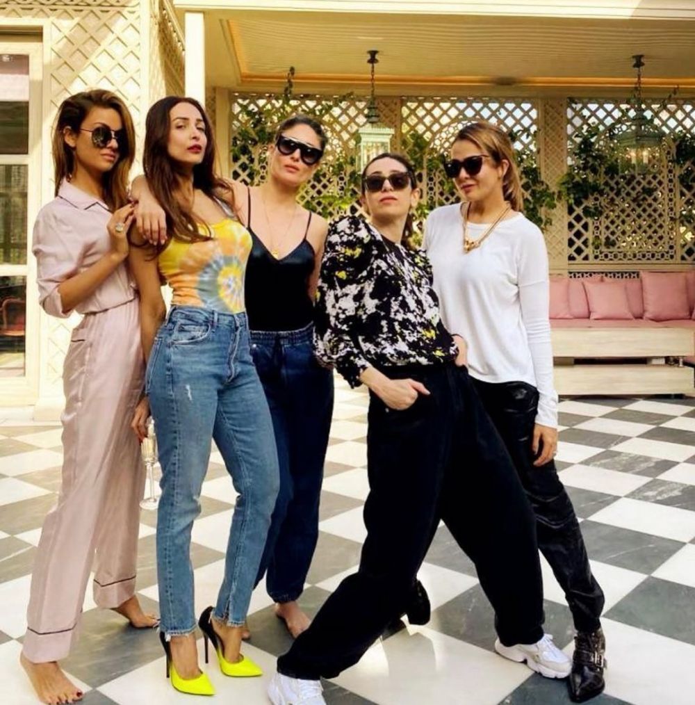9 Potret Kareena Kapoor bareng geng sosialita, kompak sejak dulu