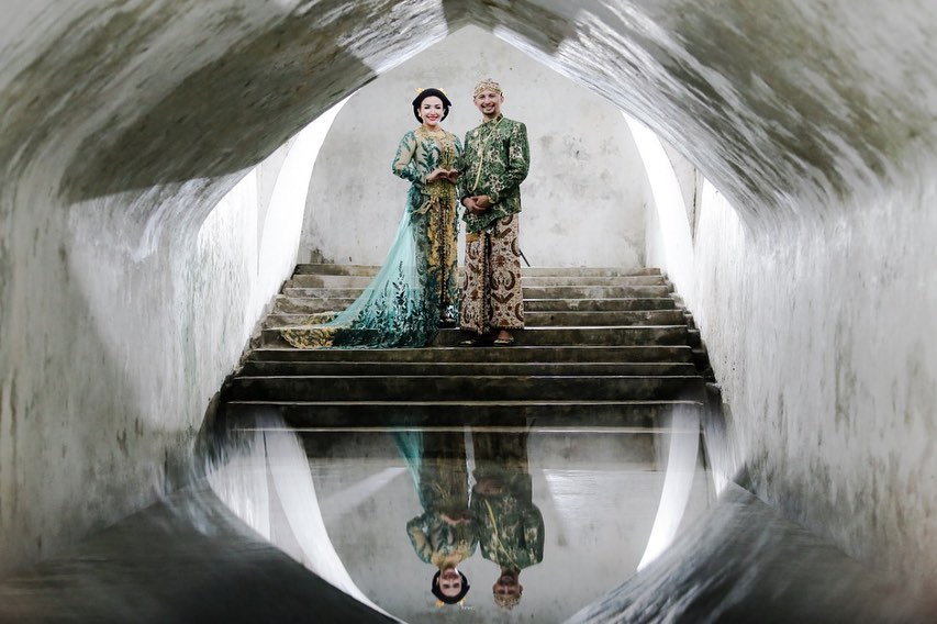 9 Potret prewedding Roro Fitria di Jogja, anggun kenakan 3 kebaya
