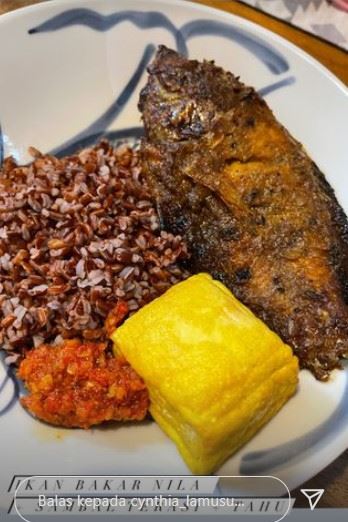 10 Menu diet berbahan ikan ala Cynthia Lamusu, serba masak sendiri
