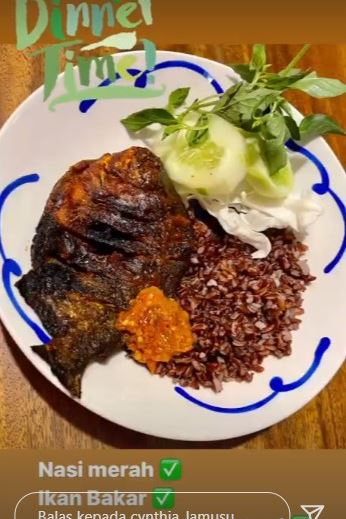 10 Menu diet berbahan ikan ala Cynthia Lamusu, serba masak sendiri