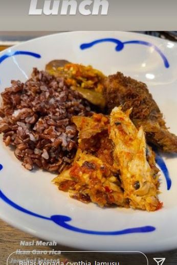 10 Menu diet berbahan ikan ala Cynthia Lamusu, serba masak sendiri