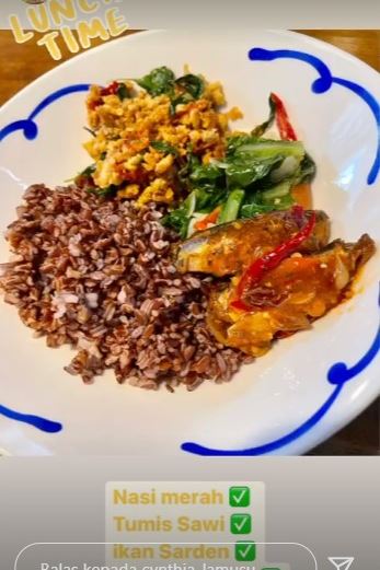 10 Menu diet berbahan ikan ala Cynthia Lamusu, serba masak sendiri
