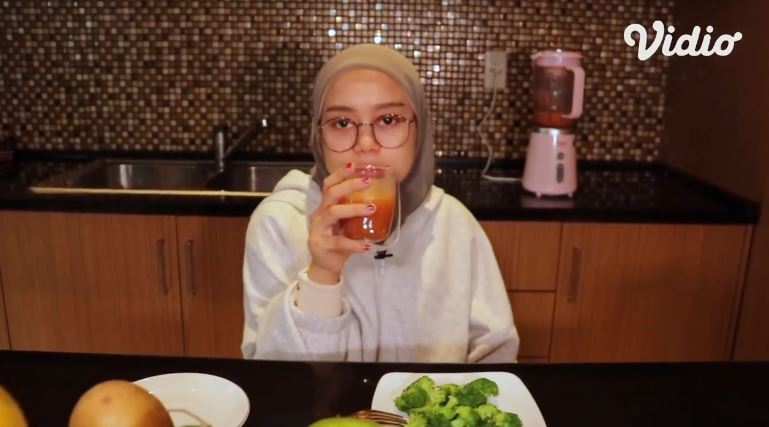 10 Makanan dan minuman sehat ini dikonsumsi Lesty Kejora saat hamil