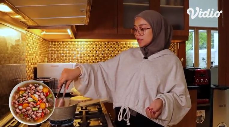 10 Makanan dan minuman sehat ini dikonsumsi Lesty Kejora saat hamil