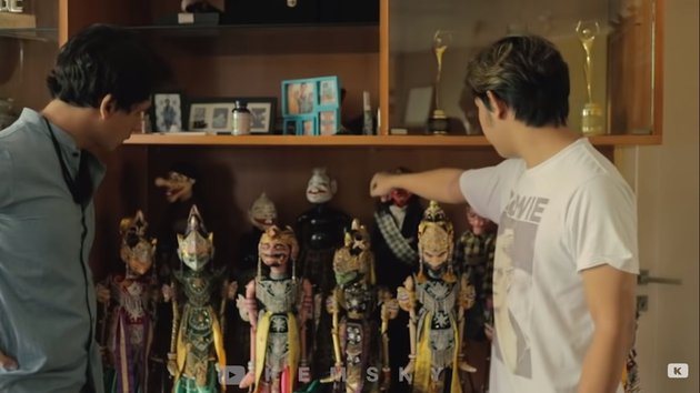 9 Potret rumah Cakra Khan, banyak koleksi benda seni