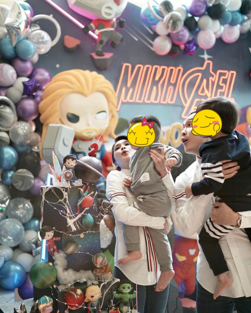 7 Potret kue ultah dua anak Sandra Dewi ini bikin nggak tega makan