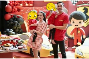 7 Potret kue ultah dua anak Sandra Dewi ini bikin nggak tega makan