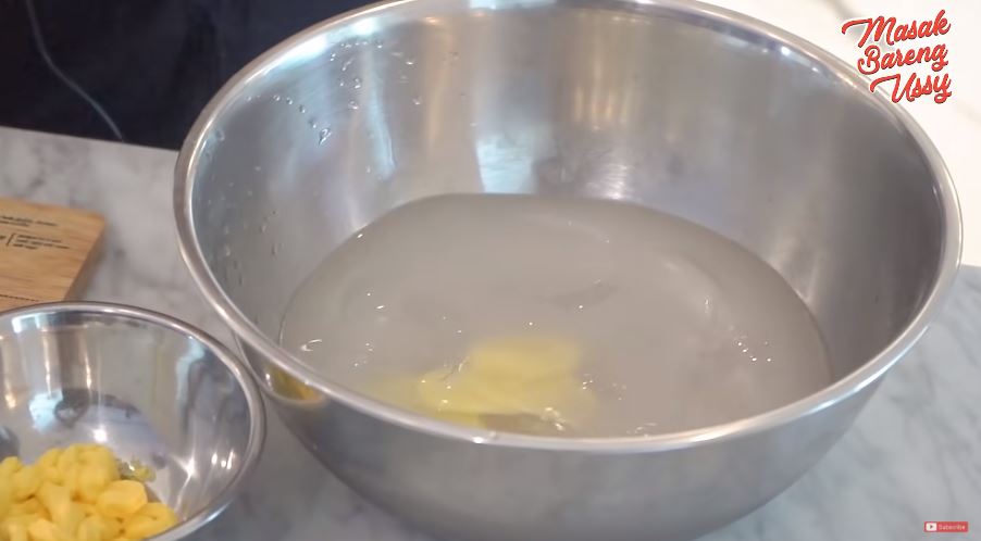 9 Cara Ussy Sulistyawati bikin keripik kentang crispy tanpa pengawet