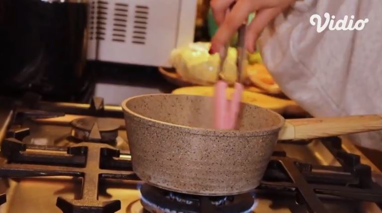 8 Trik Lesty Kejora masak makanan sehat saat hamil besar, mudah ditiru