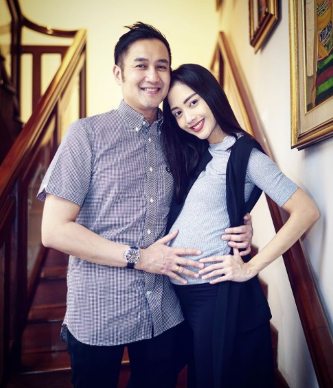 Resmi cerai, 11 potret penuh kenangan Ririn Dwi Ariyanti & Aldi Bragi