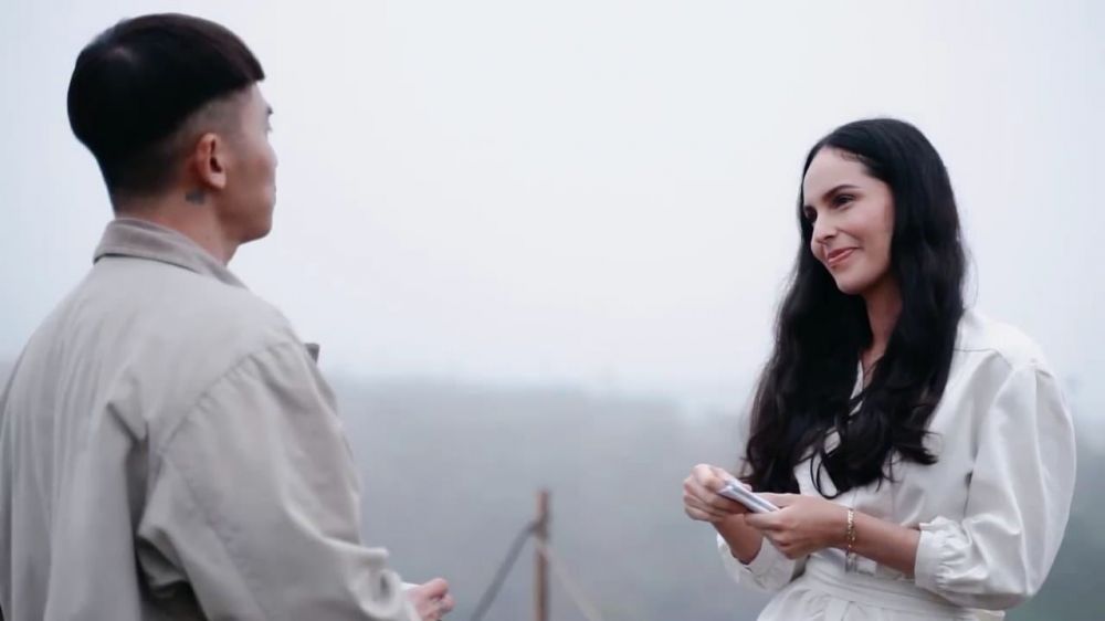 Romantisnya 11 momen Rafael Tan lamar kekasih, diawali surat cinta