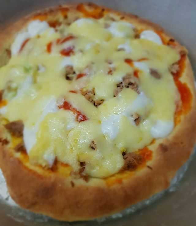 13 Cara membuat aneka pizza tuna rumahan, lezat pakai keju melimpah