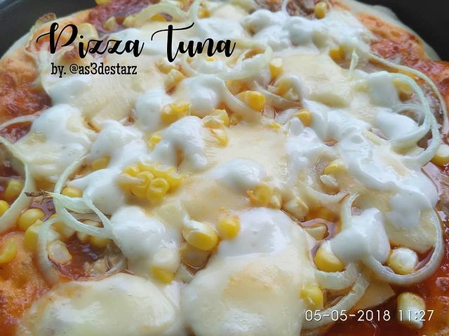 13 Cara membuat aneka pizza tuna rumahan, lezat pakai keju melimpah
