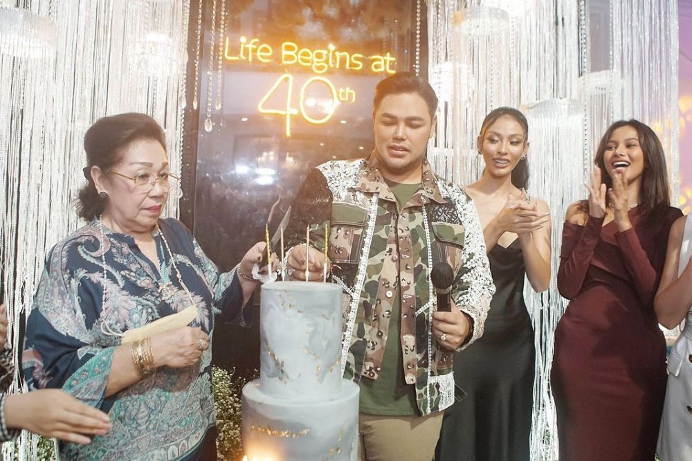 11 Potret ulang tahun Ivan Gunawan ke-40, hias rumah penuh bunga
